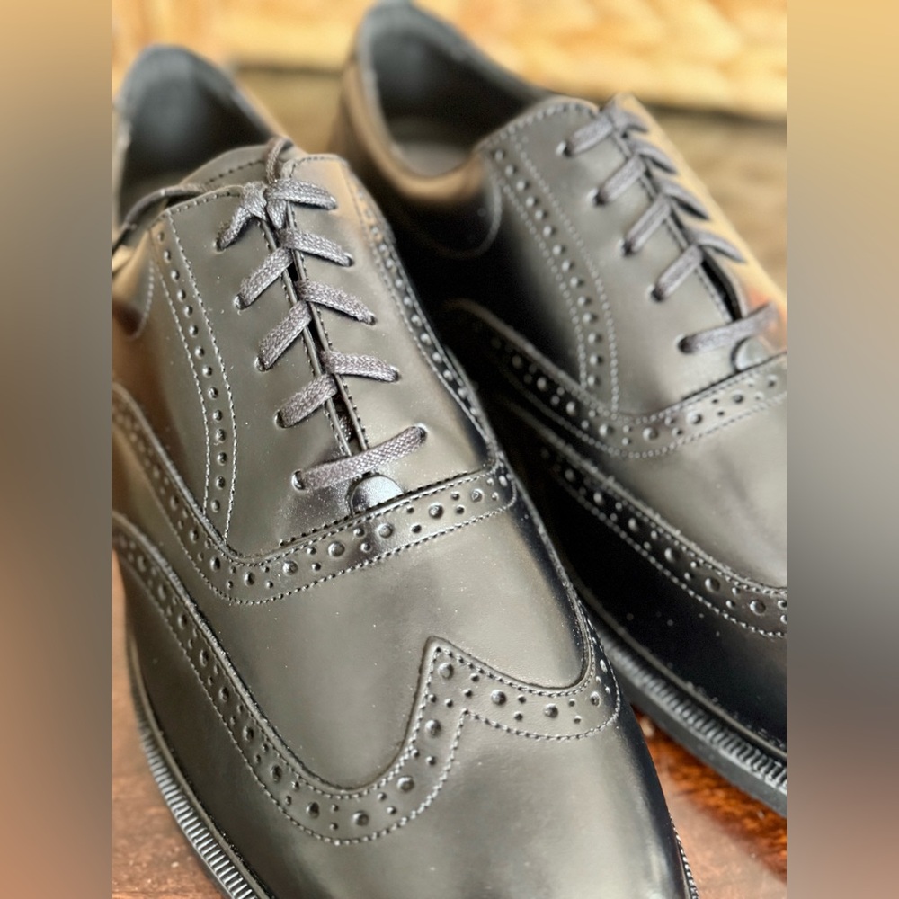 **SOLD** Rockport Black Leather Wingtip Oxfords Noah Size 9 Mens Dressports